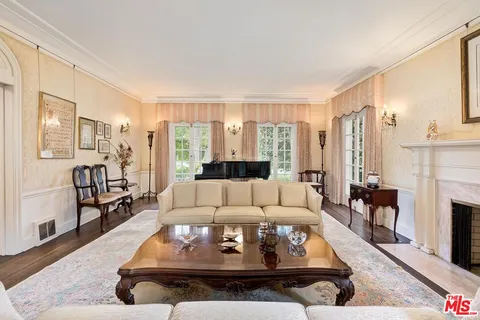 $10,995,000 | 809 North Bedford Drive, Beverly Hills, CA 90210