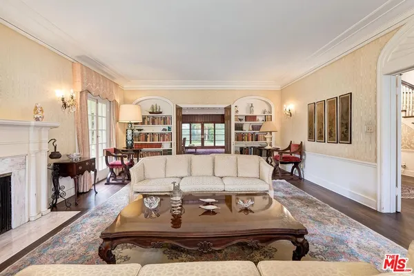 $10,995,000 | 809 North Bedford Drive, Beverly Hills, CA 90210
