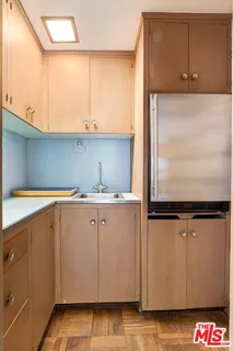 $10,995,000 | 809 North Bedford Drive, Beverly Hills, CA 90210