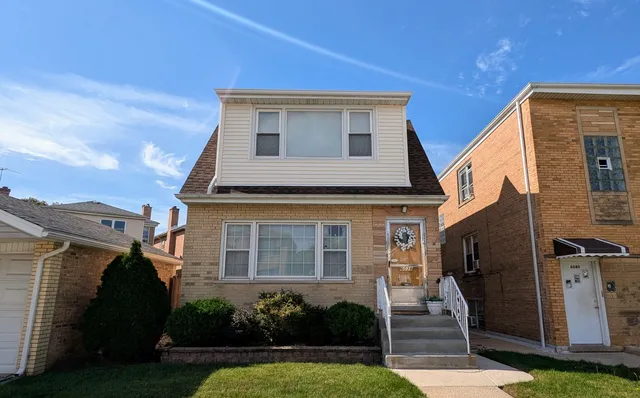 $1,995 | 6038 North Elston Avenue, Unit 2, Chicago, IL 60646
