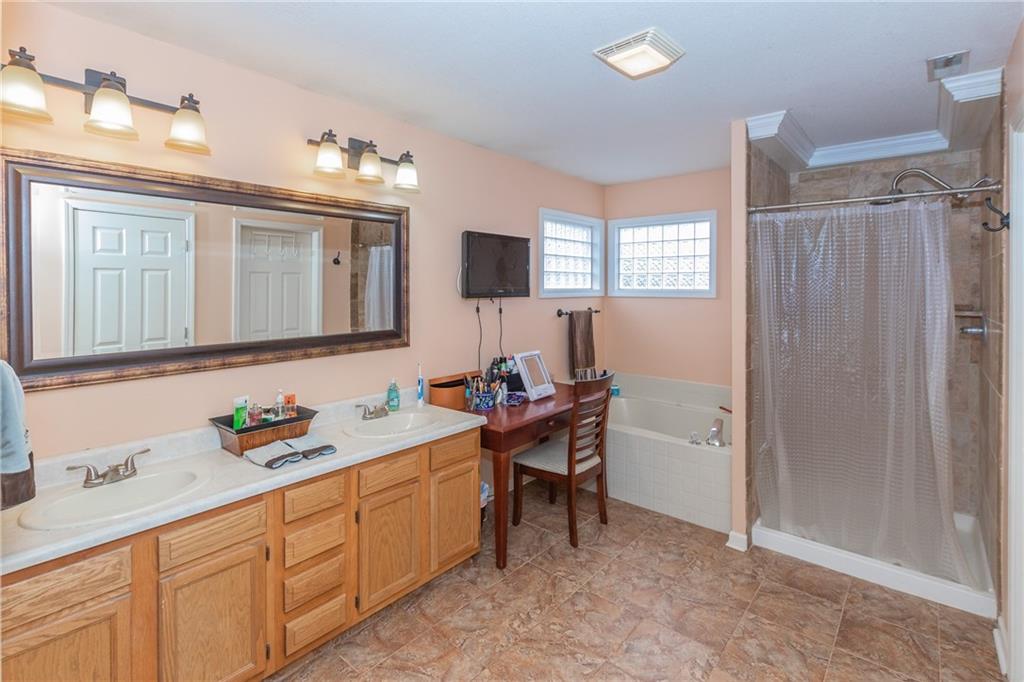 12303 Rambling Road Fishers, IN 46037 - Photo 18 of 25 Gallery Image 18