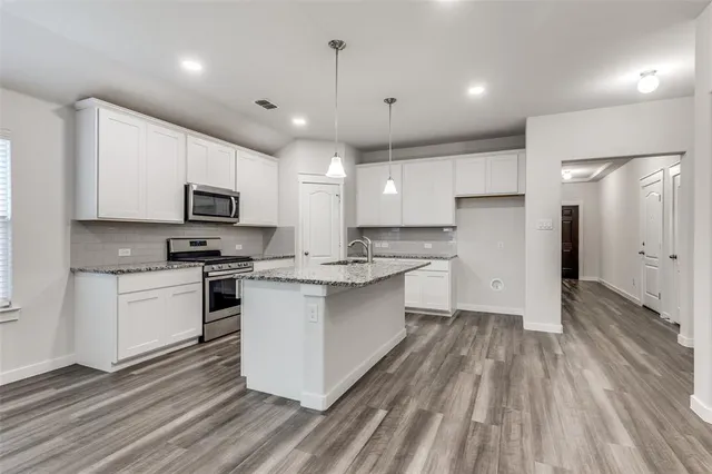 $2,500 | 9013 Zubia Lane, Fort Worth, TX 76131