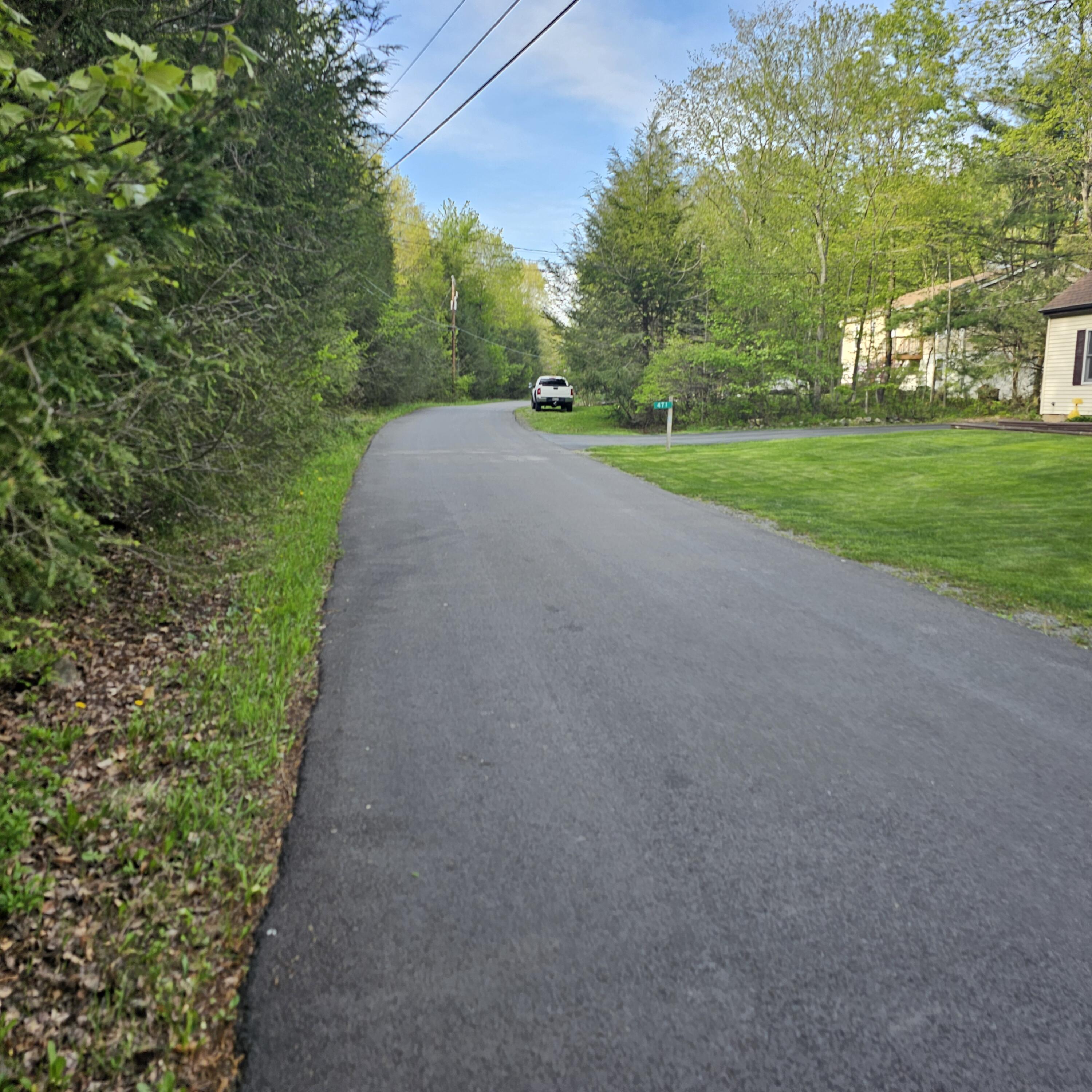 211 Alter Avenue Pocono Summit, PA 18346 - Photo 5 of 8 20250512_174209