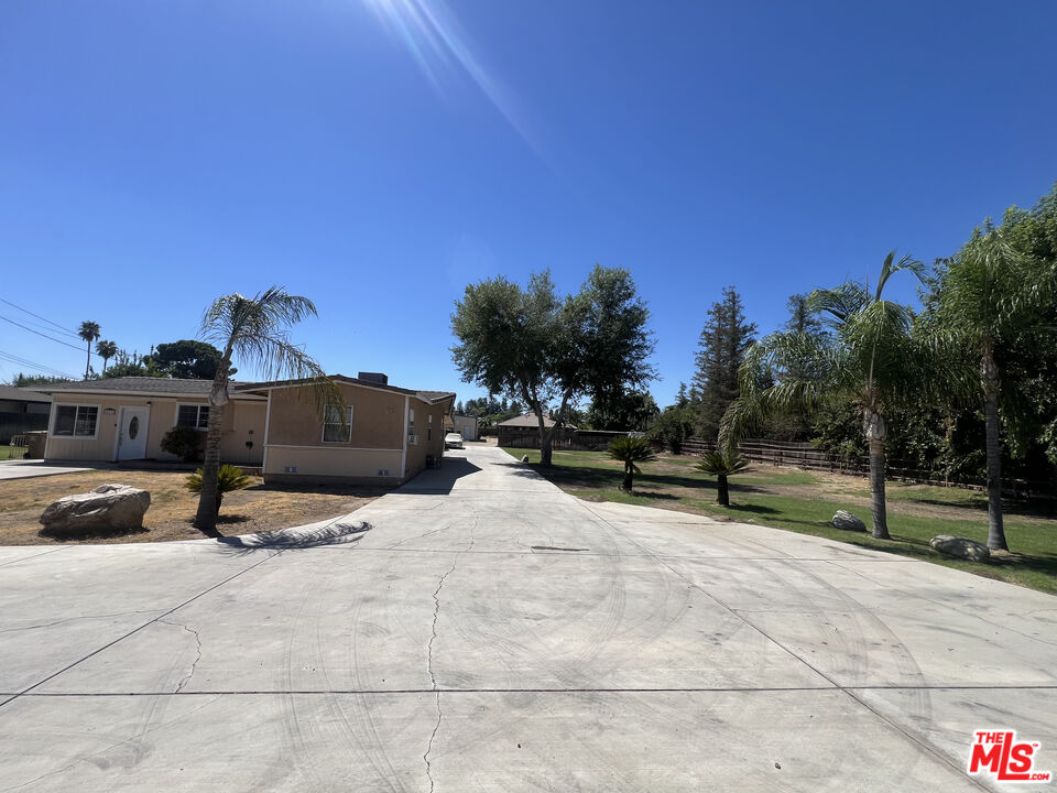 10931 Shellabarger Road Bakersfield, CA 93312 - Photo 37 of 44 a view of outdoor space with seating space
