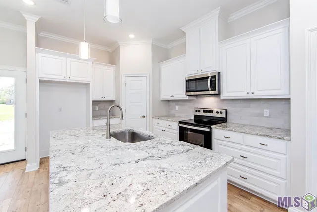 $299,900 | 252 Dana Lynn Street, Schriever, LA 70395