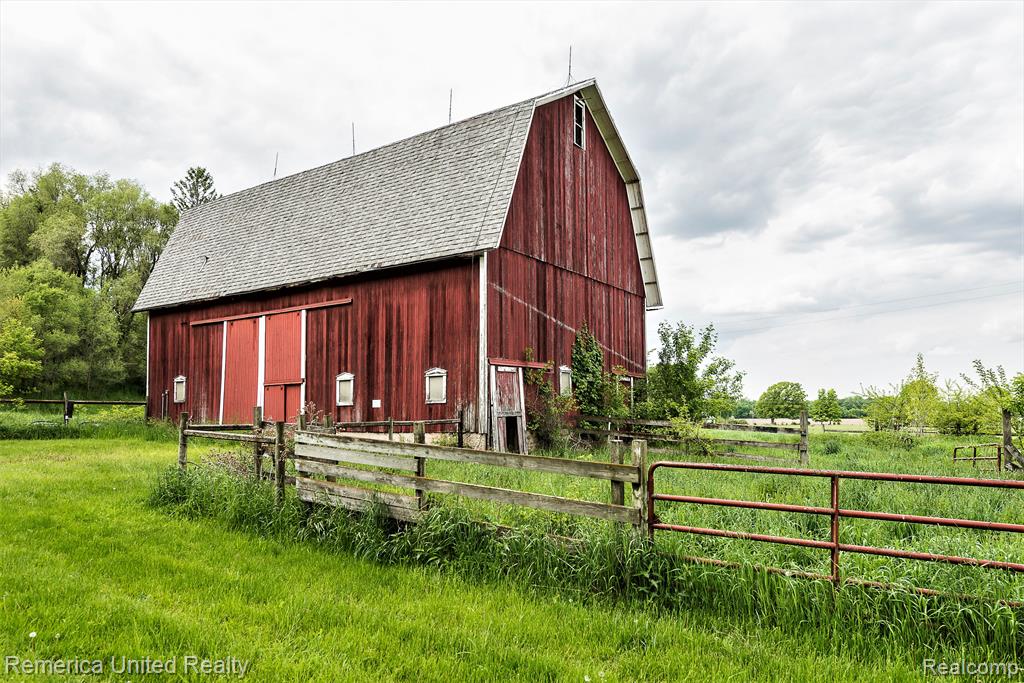 1405 Burkley Road Williamston, MI 48895 - Photo 4 of 49
