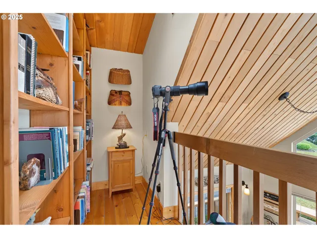 $1,295,000 | 441 Bay Center Road, South Bend, WA 98586