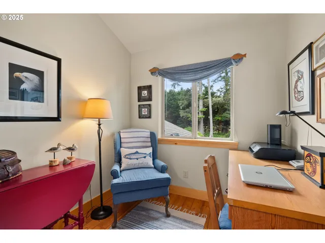 $1,295,000 | 441 Bay Center Road, South Bend, WA 98586