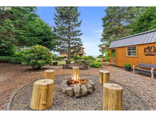 $1,295,000 | 441 Bay Center Road, South Bend, WA 98586