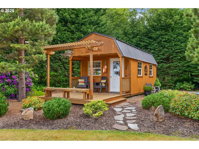 $1,295,000 | 441 Bay Center Road, South Bend, WA 98586