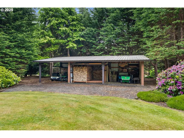 $1,295,000 | 441 Bay Center Road, South Bend, WA 98586