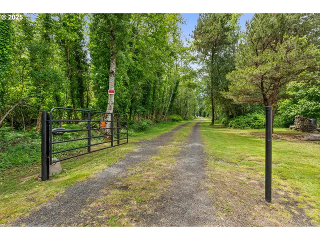 $1,295,000 | 441 Bay Center Road, South Bend, WA 98586