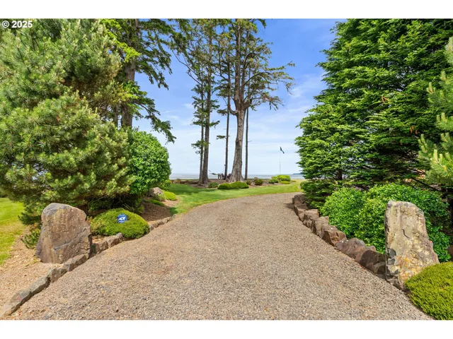 $1,295,000 | 441 Bay Center Road, South Bend, WA 98586