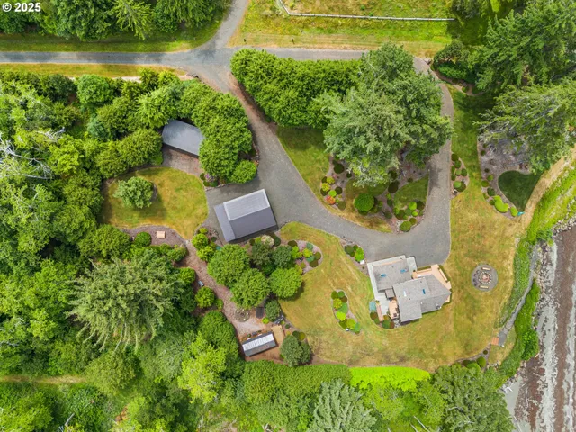 $1,295,000 | 441 Bay Center Road, South Bend, WA 98586