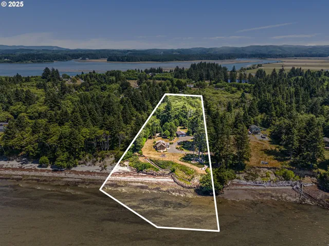 $1,295,000 | 441 Bay Center Road, South Bend, WA 98586
