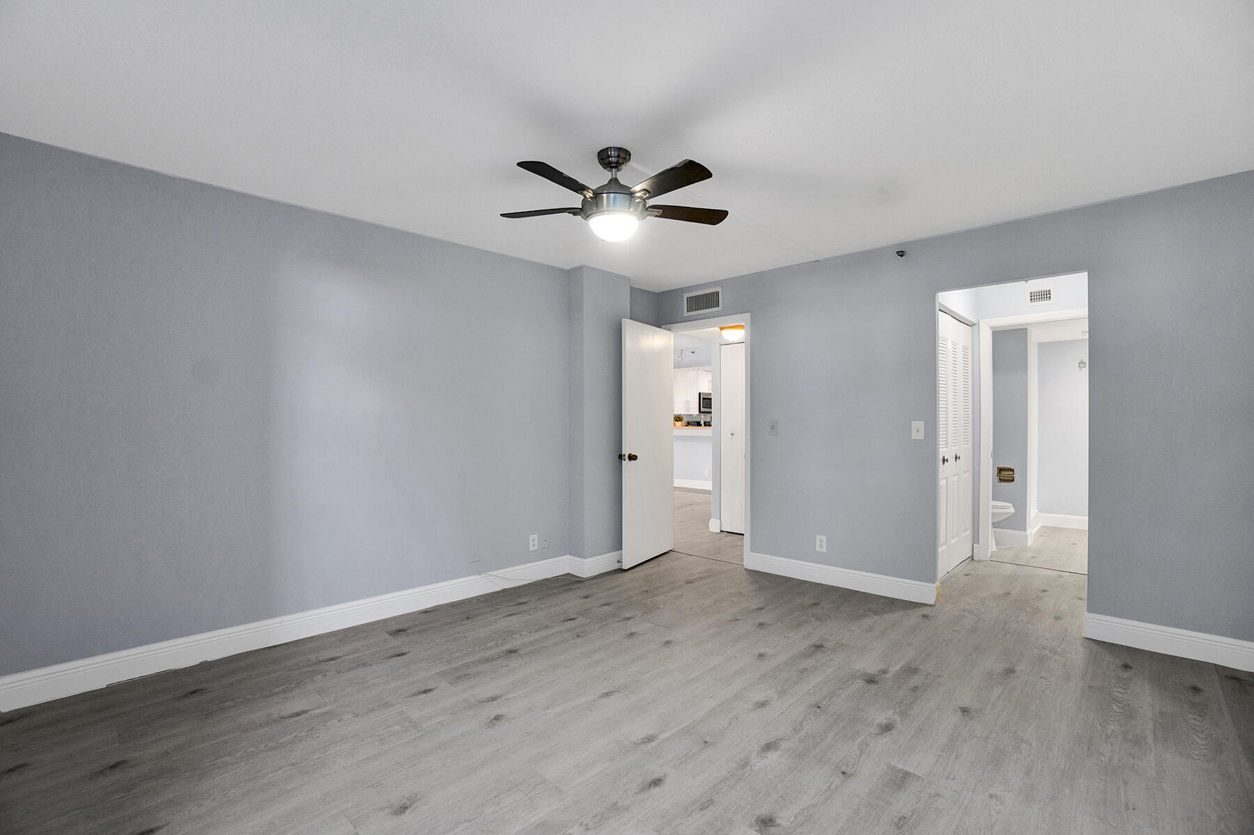 21 Royal Palm Way, Unit 103 Boca Raton, FL 33432 - Photo 18 of 51 Master Bedroom