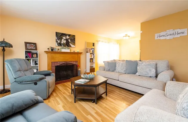 $1,073,888 | 1124 East Ridgewood Street, Long Beach, CA 90807