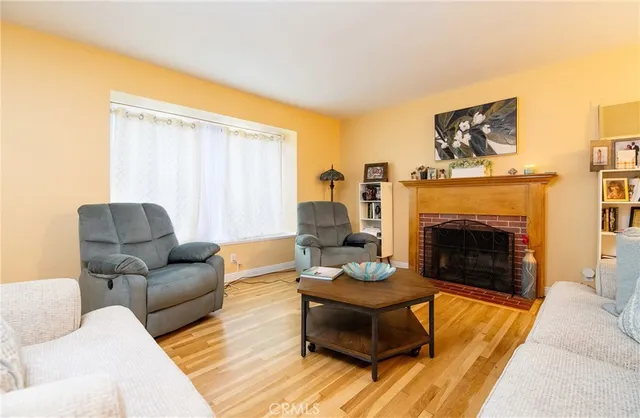 $1,073,888 | 1124 East Ridgewood Street, Long Beach, CA 90807