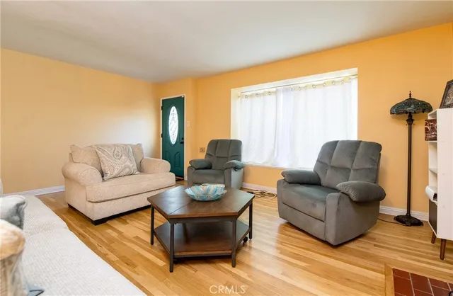 $1,073,888 | 1124 East Ridgewood Street, Long Beach, CA 90807