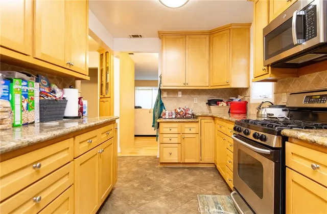 $1,073,888 | 1124 East Ridgewood Street, Long Beach, CA 90807