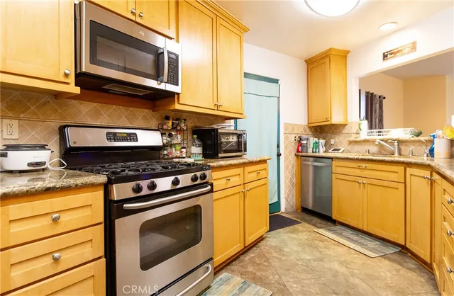 $1,073,888 | 1124 East Ridgewood Street, Long Beach, CA 90807