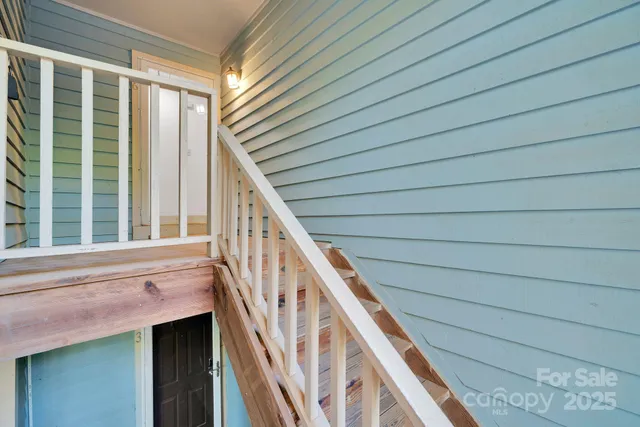 $359,000 | 3300 Selwyn Farms Lane, Charlotte, NC 28209