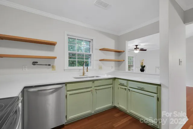 $359,000 | 3300 Selwyn Farms Lane, Charlotte, NC 28209