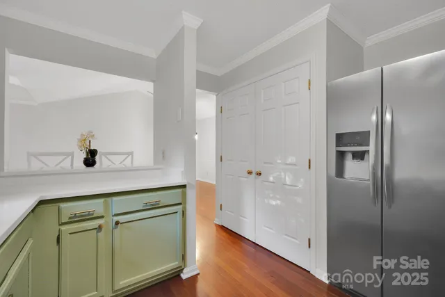 $359,000 | 3300 Selwyn Farms Lane, Charlotte, NC 28209