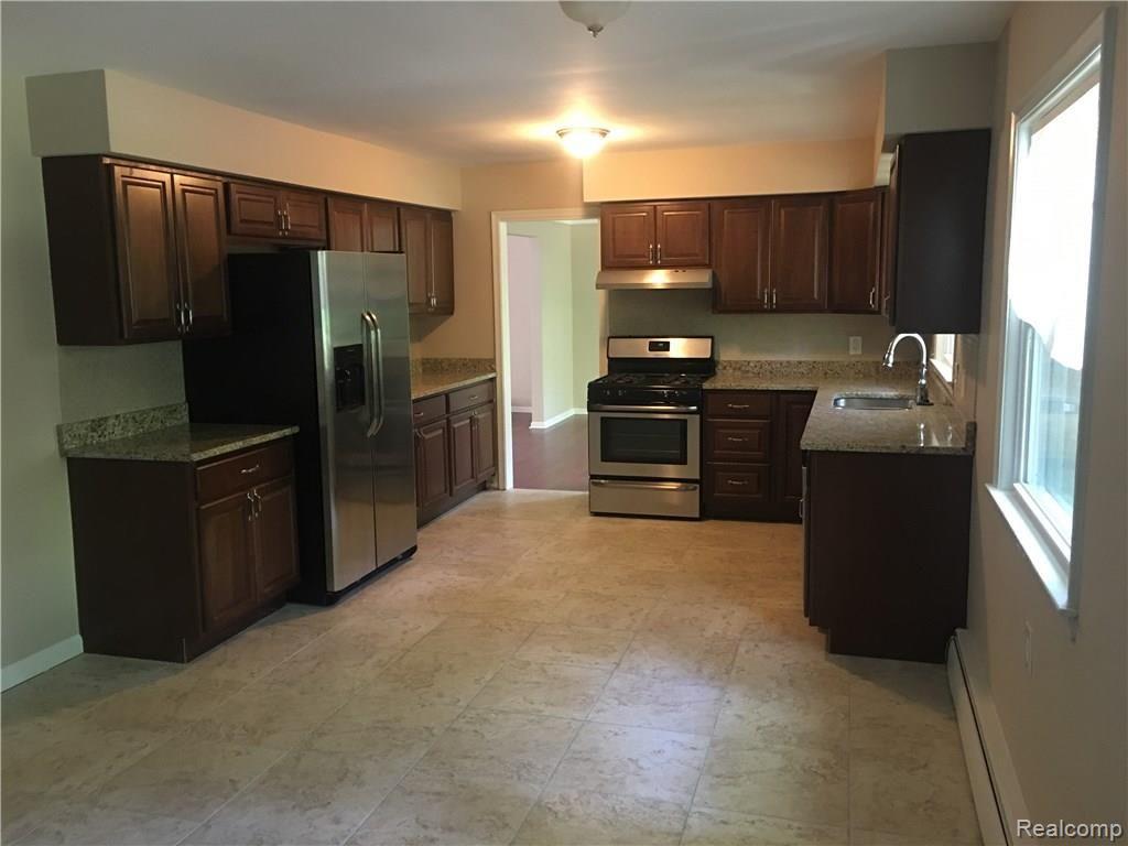 36415 Paddleford Road Farmington Hills, MI 48331 - Photo 11 of 22