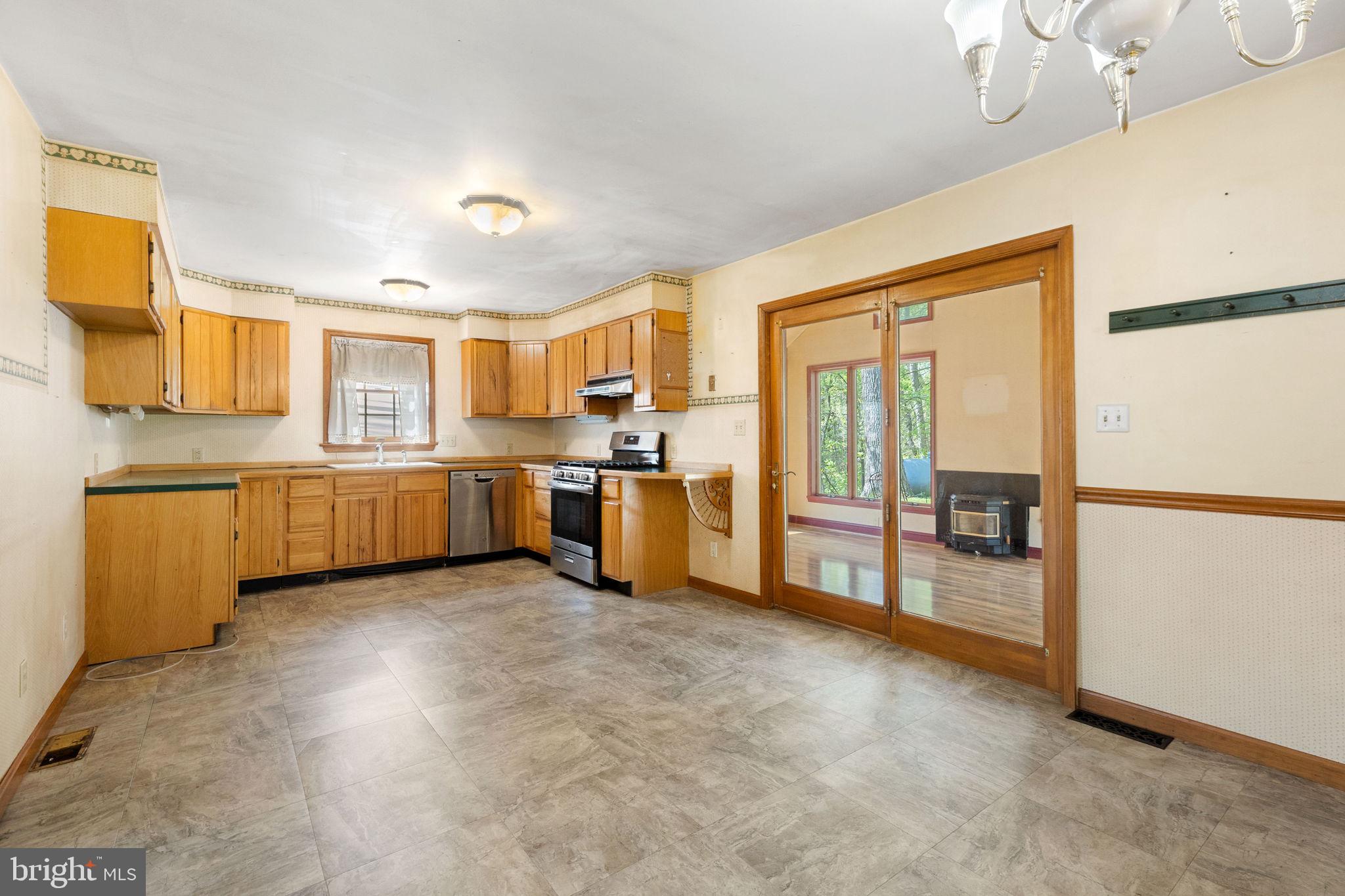 1053 Kings Row Road Oxford, PA 19363 - Photo 7 of 43 Gallery Image 7