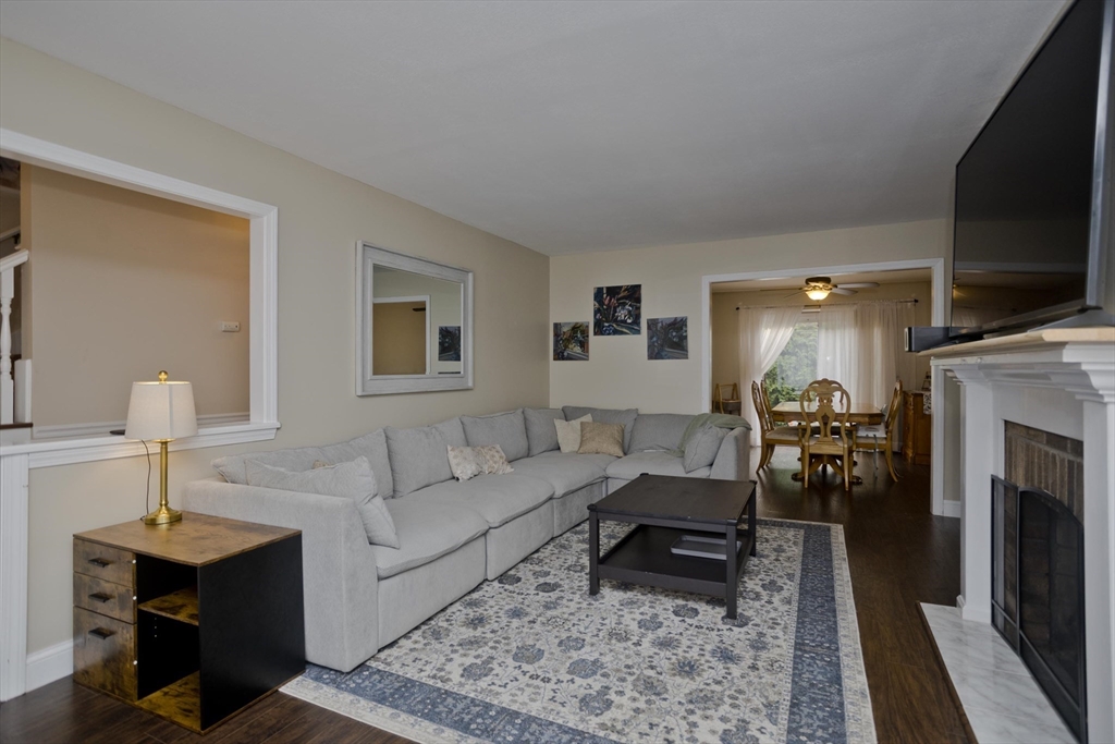 8 Castle Hills Road, Unit H Agawam, MA 01001 - Photo 4 of 23 Gallery Image 4