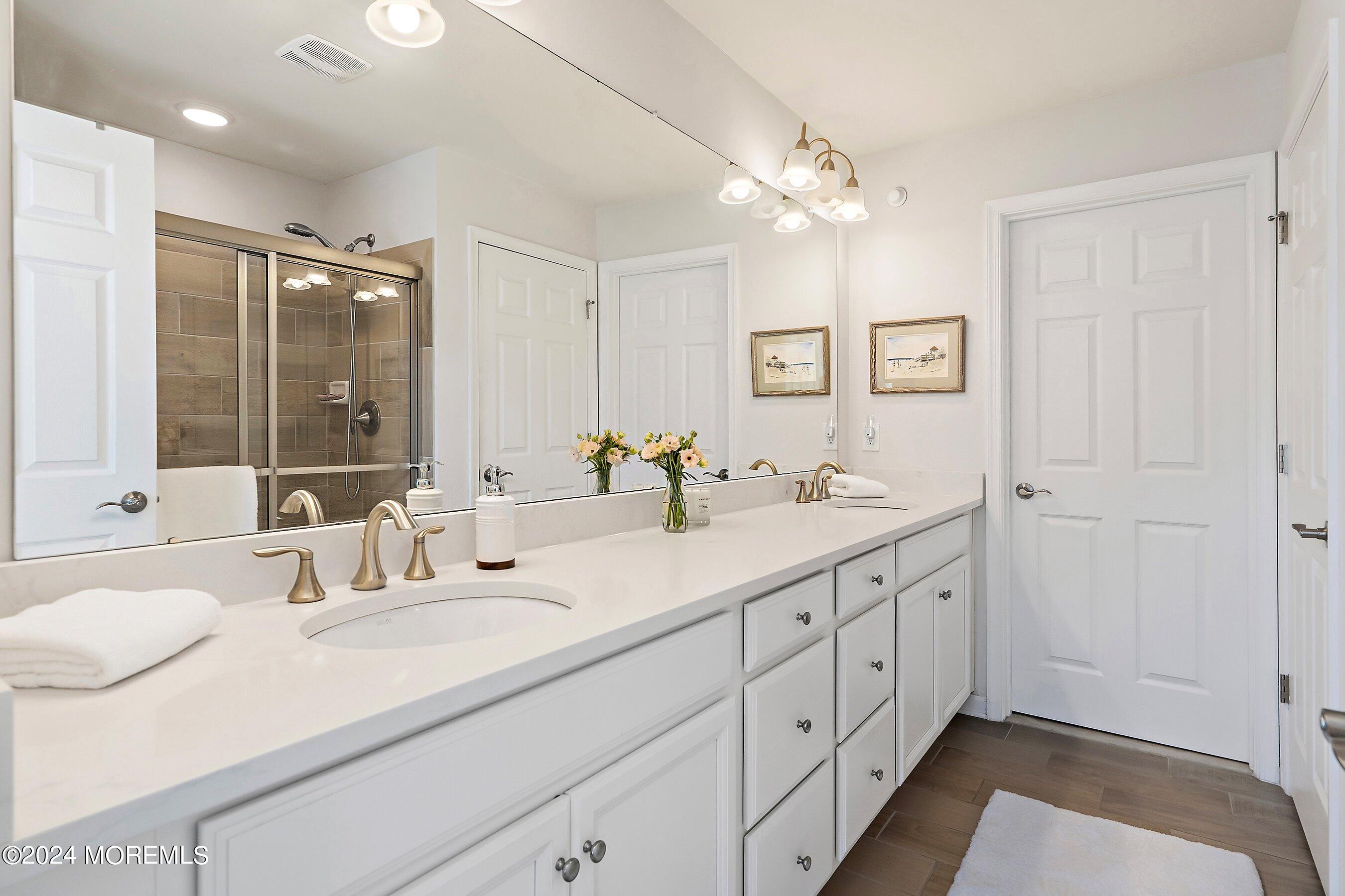 4 Halfmoon Court, Unit 904 Highlands, NJ 07732 - Photo 19 of 37 34-Bath 3A