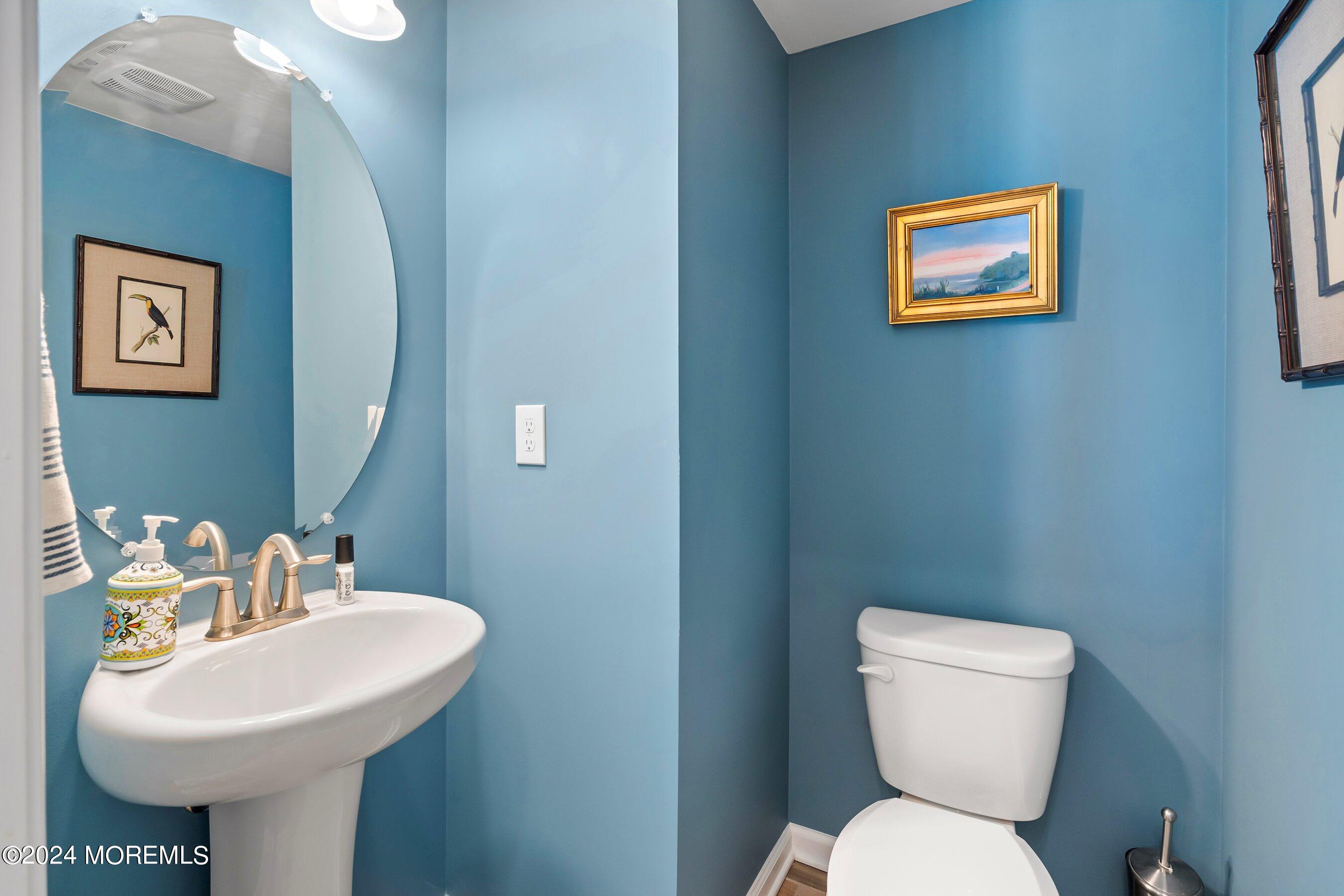 4 Halfmoon Court, Unit 904 Highlands, NJ 07732 - Photo 31 of 37 Powder room