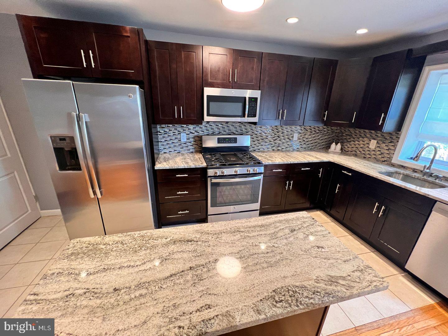 327 Righter Street Philadelphia, PA 19128 - Photo 11 of 27
