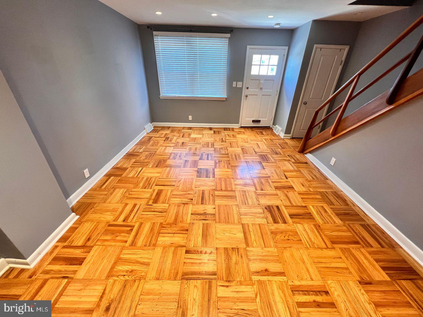 327 Righter Street Philadelphia, PA 19128 - Photo 5 of 27
