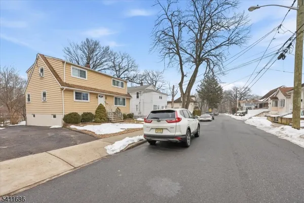 $2,100 | 42 Bergen Boulevard, Woodland Park, NJ 07424
