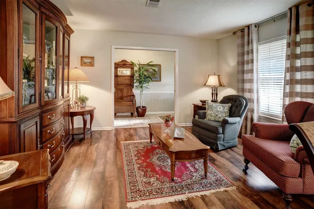 $465,000 | 1001 Charleston Boulevard, Smithville, TX 78957