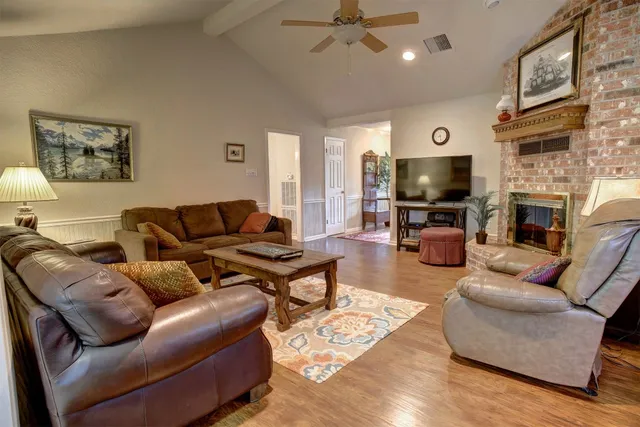 $465,000 | 1001 Charleston Boulevard, Smithville, TX 78957