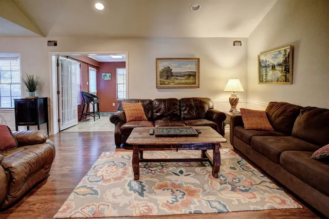 $465,000 | 1001 Charleston Boulevard, Smithville, TX 78957