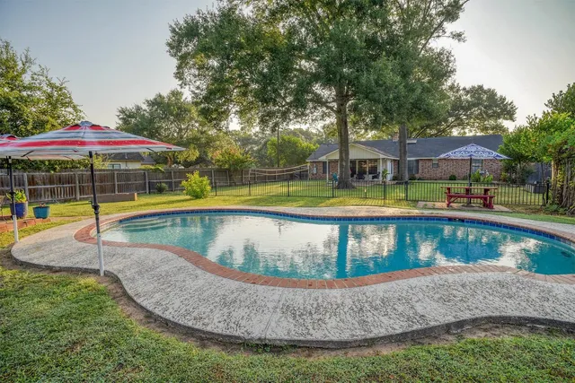 $465,000 | 1001 Charleston Boulevard, Smithville, TX 78957