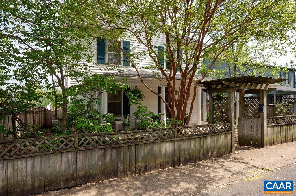 118 Goodman Street Charlottesville, VA 22902 - Photo 3 of 47