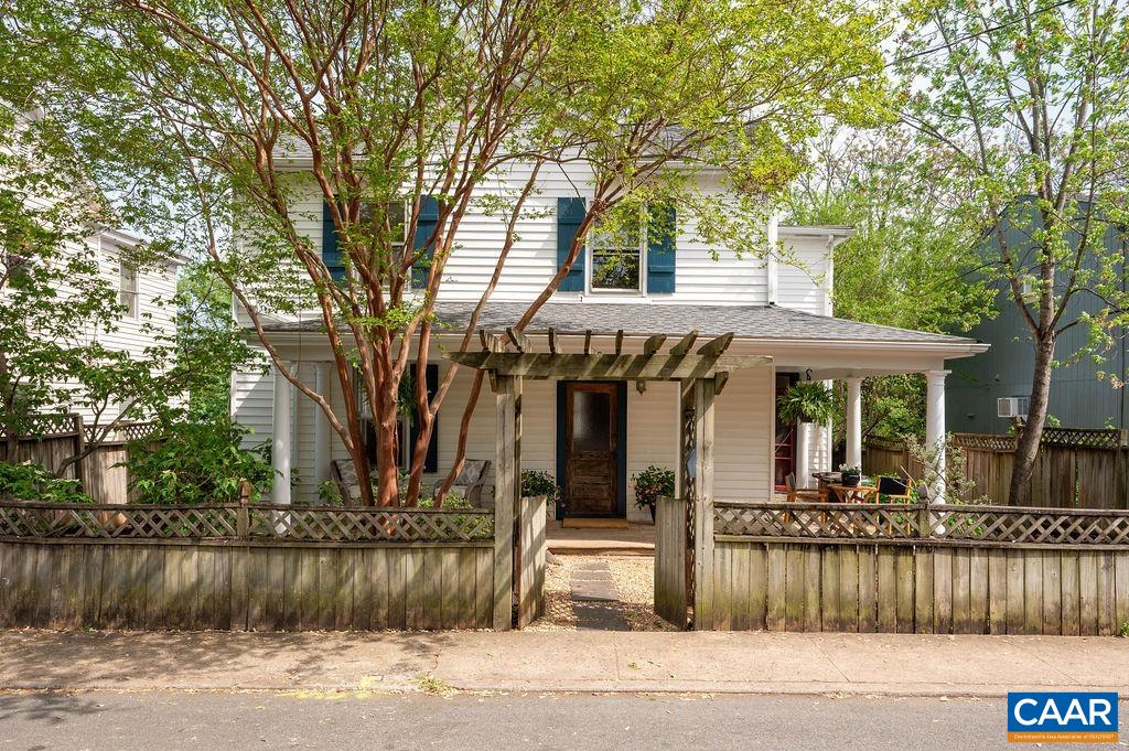 118 Goodman Street Charlottesville, VA 22902 - Photo 4 of 47