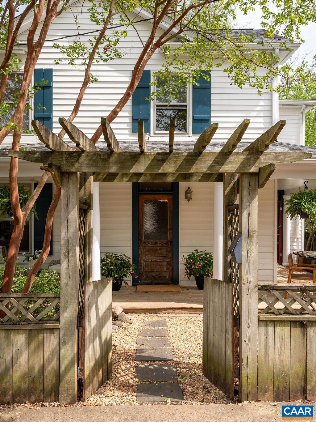 118 Goodman Street Charlottesville, VA 22902 - Photo 5 of 47