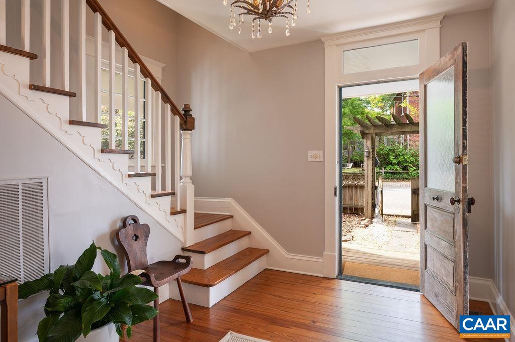 118 Goodman Street Charlottesville, VA 22902 - Photo 8 of 47
