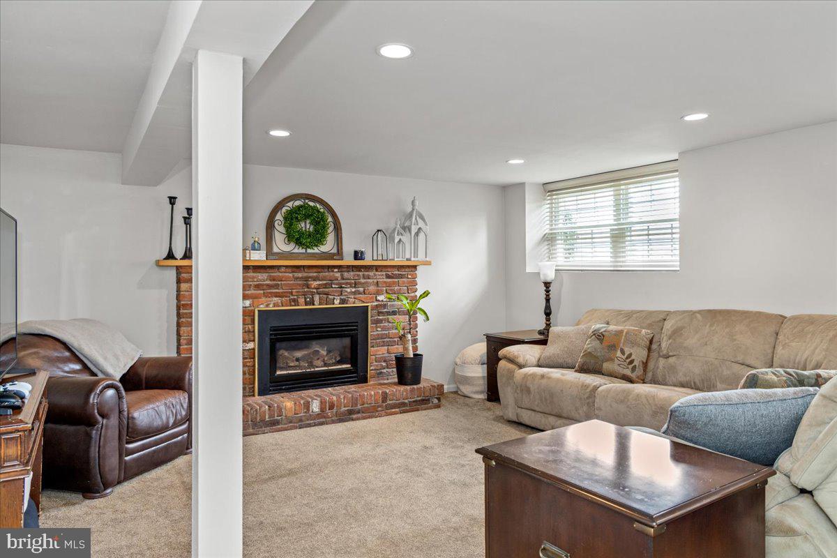 32 Schoolhouse Road Chalfont, PA 18914 - Photo 17 of 25 Gallery Image 17