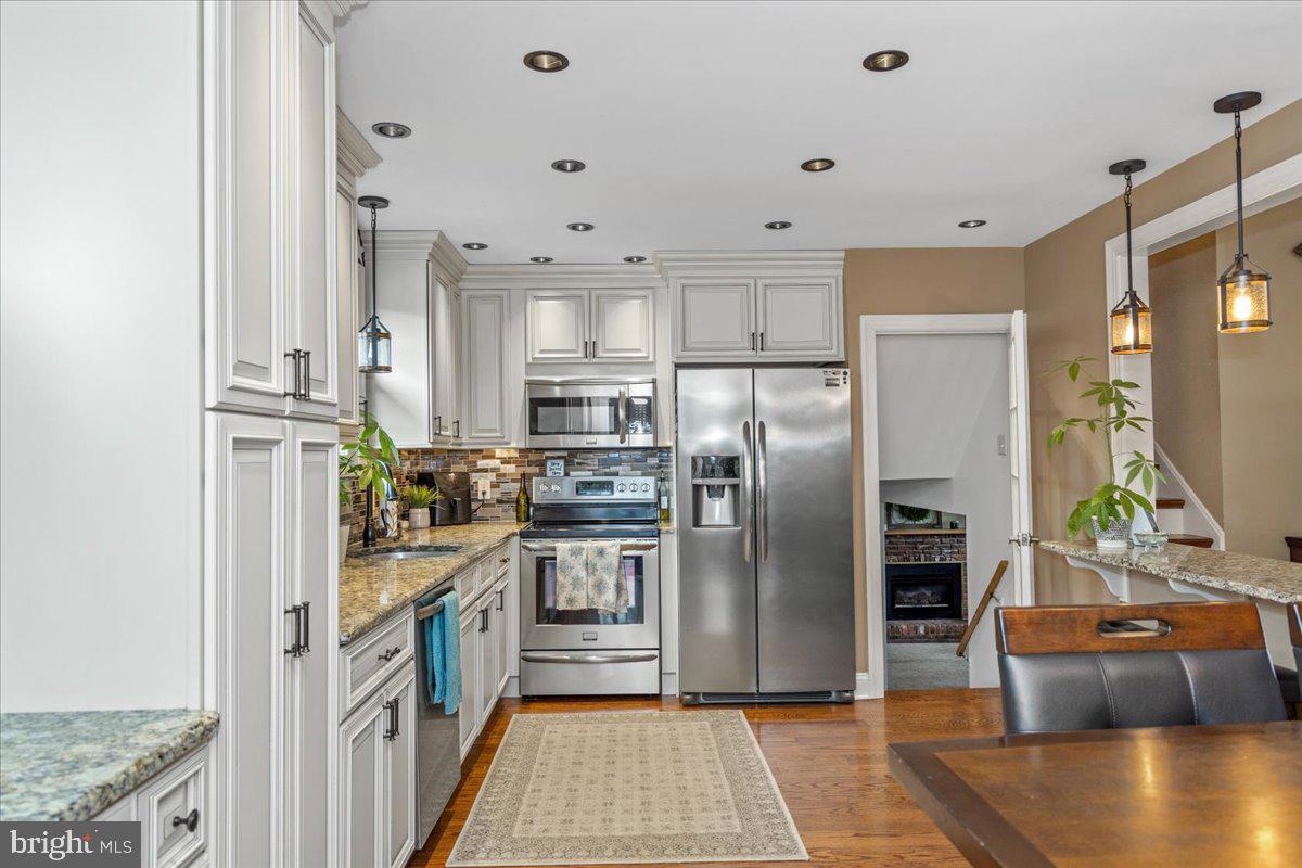 32 Schoolhouse Road Chalfont, PA 18914 - Photo 7 of 25 Gallery Image 7