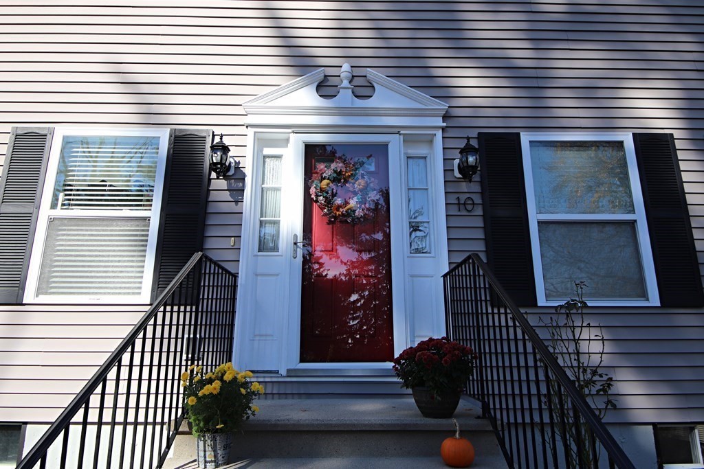 10 Pace Road Saugus, MA 01906 - Photo 5 of 42 a front view of a house