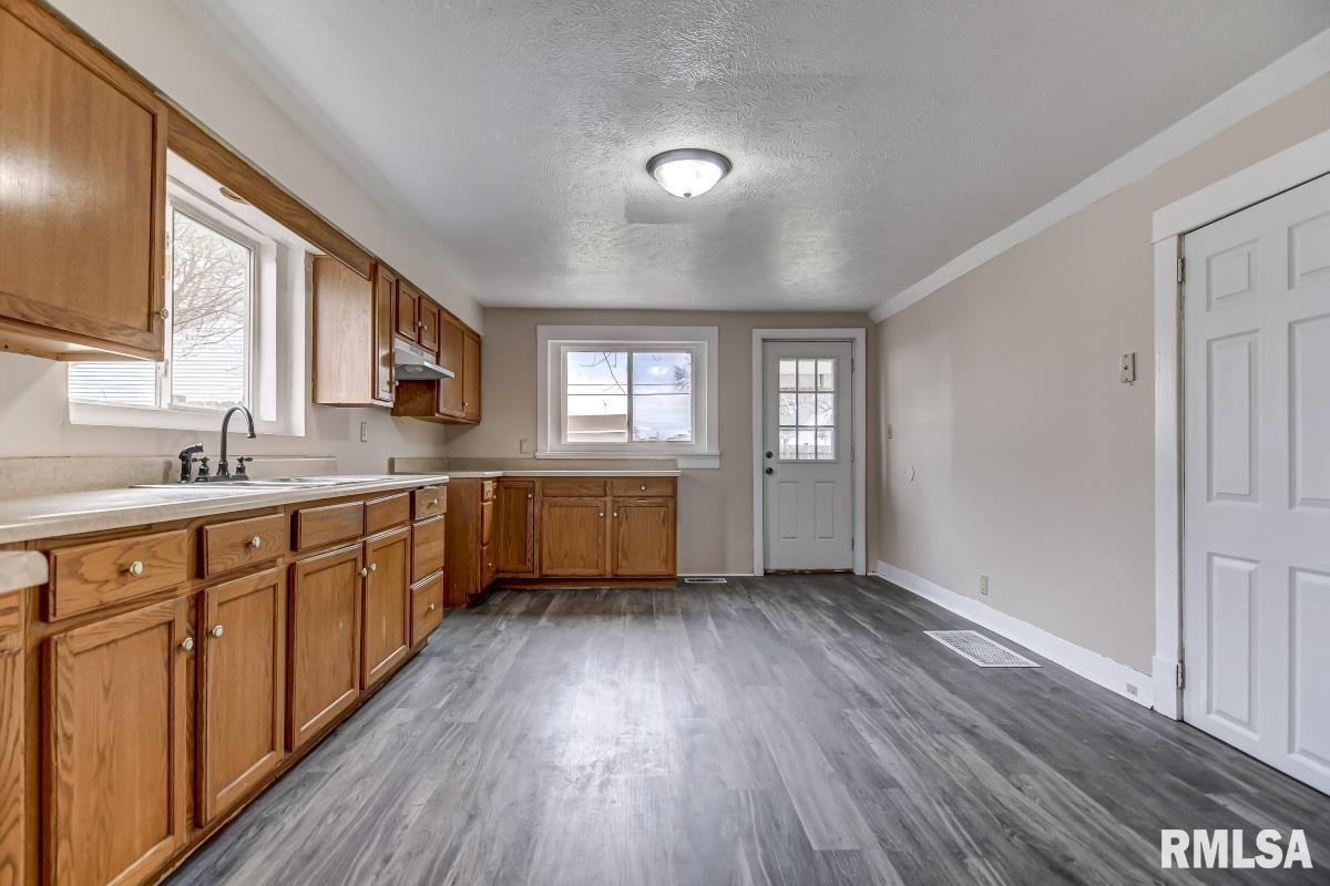 407 West Mason Street Springfield, IL 62702 - Photo 9 of 19 Gallery Image 9