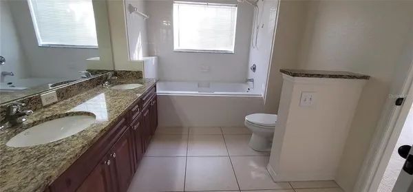 $1,600 | 3707 Conroy Road, Unit 1722, Orlando, FL 32839