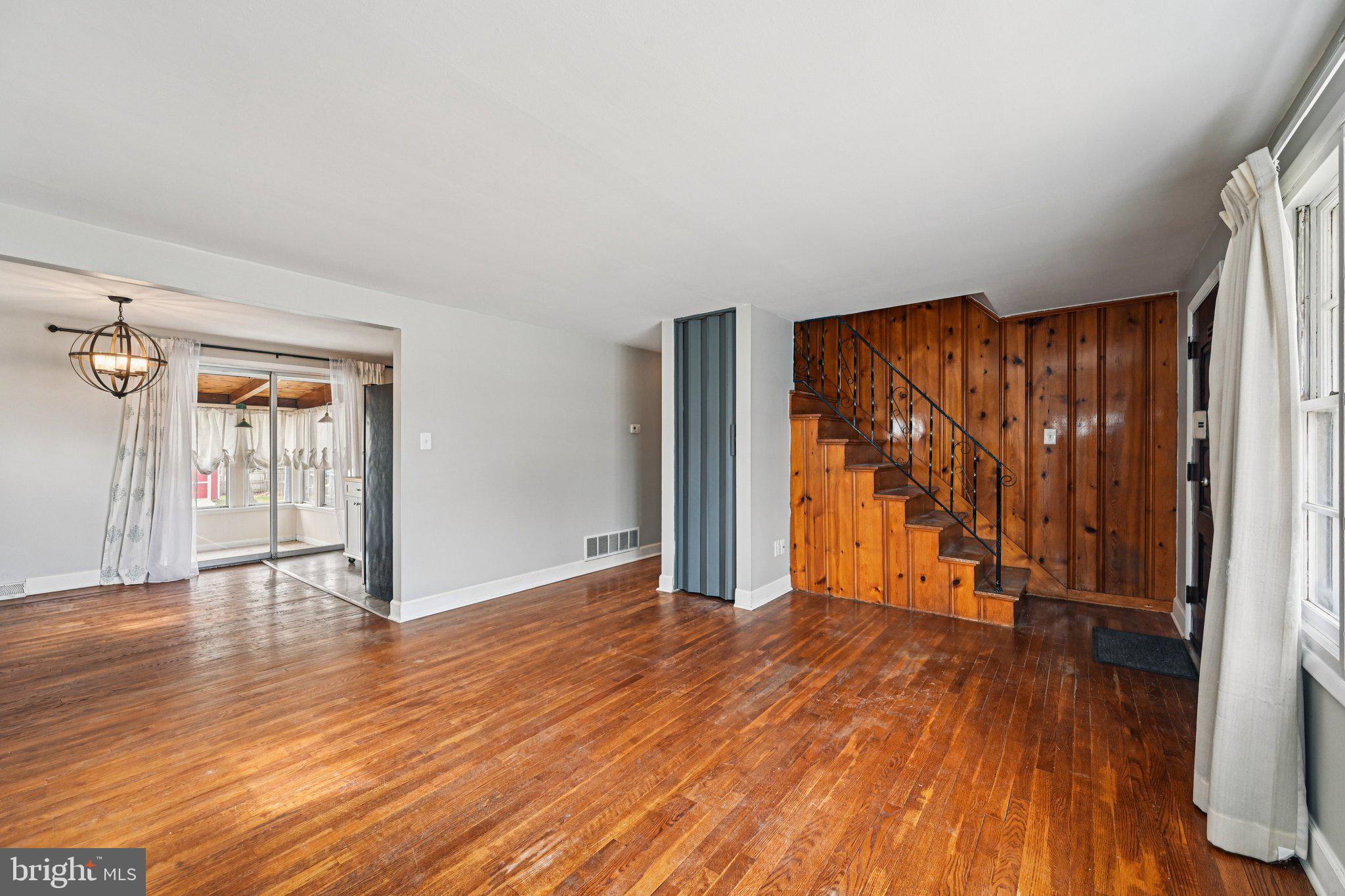 8504 Jenkins Road Pasadena, MD 21122 - Photo 10 of 50